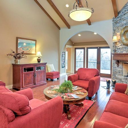 Beautiful Central Fayetteville Townhome With Views! Екстер'єр фото