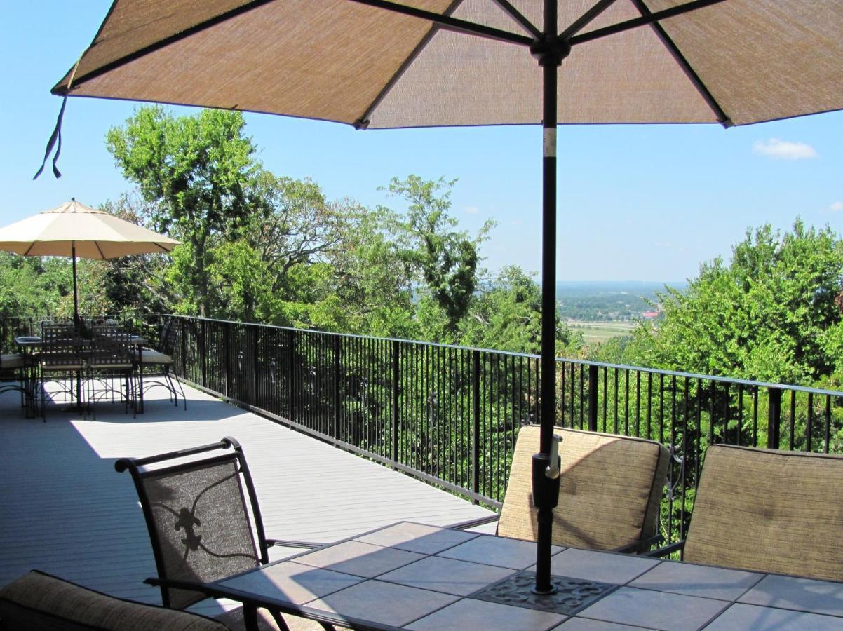 Beautiful Central Fayetteville Townhome With Views! Екстер'єр фото