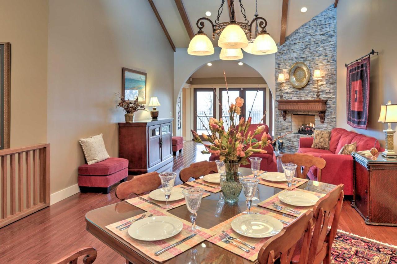 Beautiful Central Fayetteville Townhome With Views! Екстер'єр фото